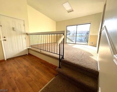 1308 Spruce Hills Dr - Photo Thumbnail 3