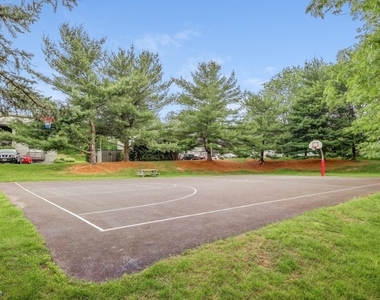 1308 Spruce Hills Dr - Photo Thumbnail 16