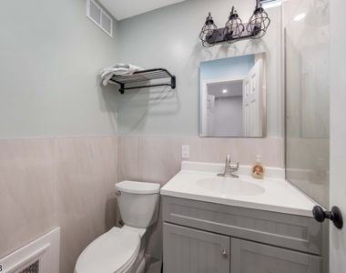 166 Victor St Unit 1 - Photo Thumbnail 11
