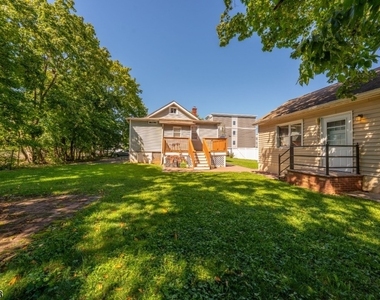 166 Victor St Unit 1 - Photo Thumbnail 12