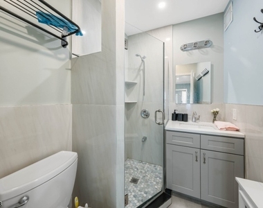 166 Victor St Unit 1 - Photo Thumbnail 8