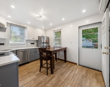 166 Victor St Unit 2 - Photo Thumbnail 1