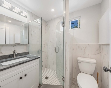 166 Victor St Unit 2 - Photo Thumbnail 6