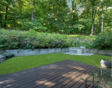 233 Mount Hope Ave - Photo Thumbnail 22