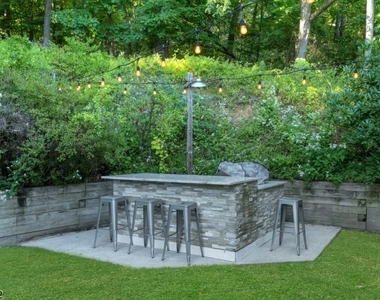 233 Mount Hope Ave - Photo Thumbnail 23