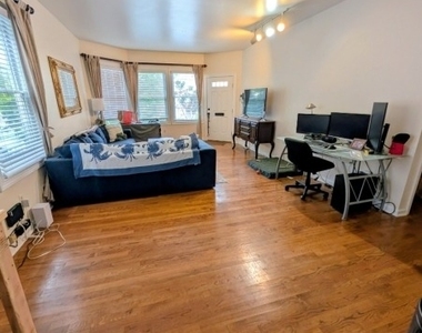 36 Phoenix Ave - Photo Thumbnail 2