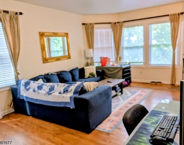 36 Phoenix Ave - Photo Thumbnail 1