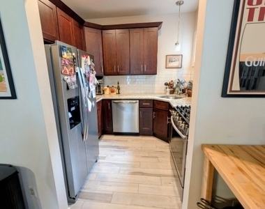 36 Phoenix Ave - Photo Thumbnail 4