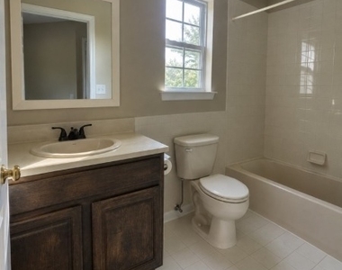 1 Dina Ln - Photo Thumbnail 9