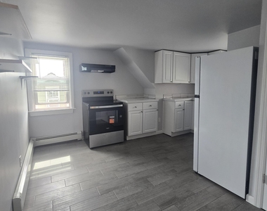601 River Avenue - Photo Thumbnail 3