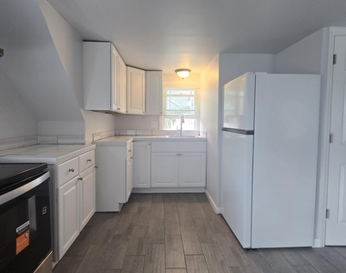 601 River Avenue - Photo Thumbnail 2