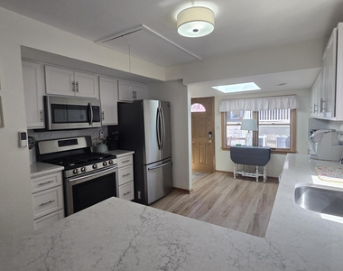 276 1st Avenue - Photo Thumbnail 4