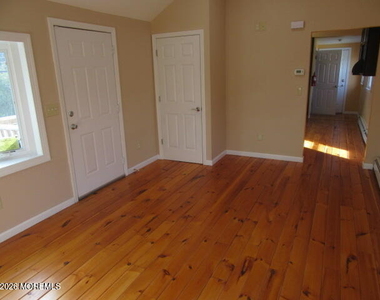 126 Maple Avenue - Photo Thumbnail 6