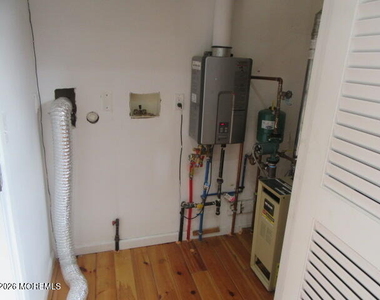 126 Maple Avenue - Photo Thumbnail 10