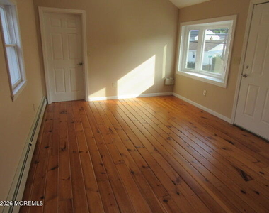 126 Maple Avenue - Photo Thumbnail 7