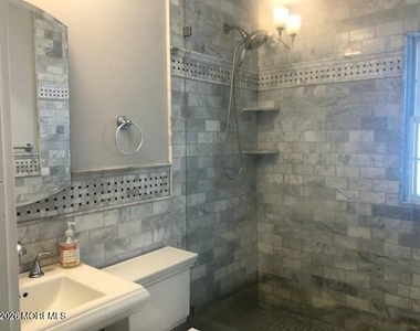 2117 Edgewood Place - Photo Thumbnail 5