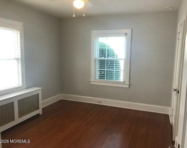 2117 Edgewood Place - Photo Thumbnail 4
