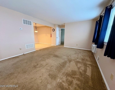 601 Mistletoe Avenue - Photo Thumbnail 6