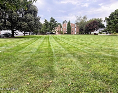 601 Mistletoe Avenue - Photo Thumbnail 11