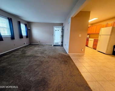 601 Mistletoe Avenue - Photo Thumbnail 1