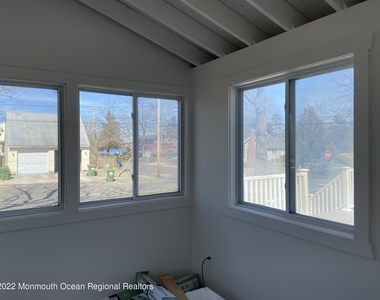 211 Henley Avenue - Photo Thumbnail 4