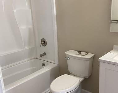 211 Henley Avenue - Photo Thumbnail 11