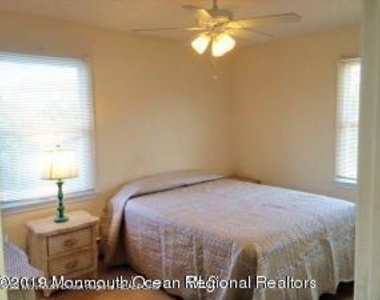 1606 East Street - Photo Thumbnail 5