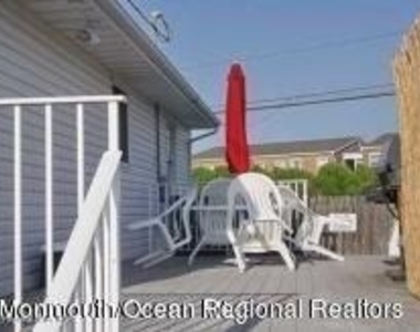 1606 East Street - Photo Thumbnail 7