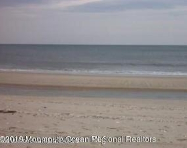 1606 East Street - Photo Thumbnail 9