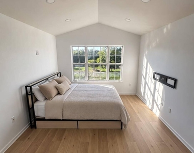 570 Beachway Avenue - Photo Thumbnail 1