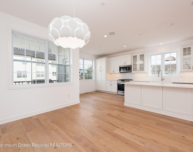 16 River Street - Photo Thumbnail 10