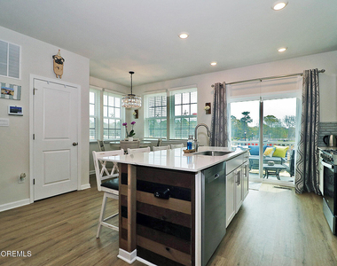 16 Baybreeze Drive - Photo Thumbnail 9