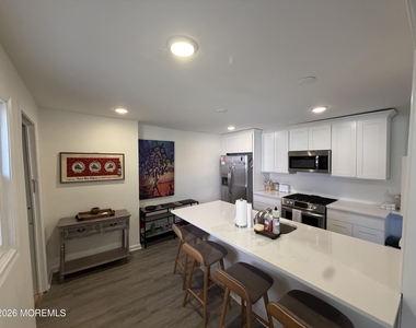 1102 Heck Street - Photo Thumbnail 5