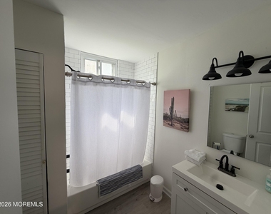 1102 Heck Street - Photo Thumbnail 8