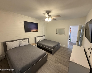 1102 Heck Street - Photo Thumbnail 7