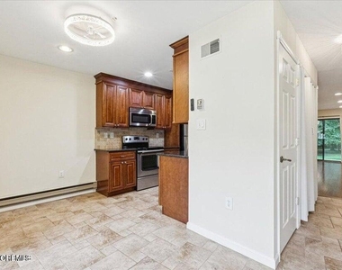 70 Overlook Way - Photo Thumbnail 6