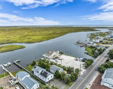 392 Dock Road - Photo Thumbnail 1