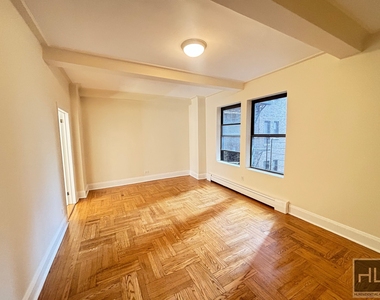 West 79 Street - Photo Thumbnail 3