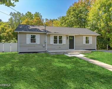 501 Azalea Drive - Photo Thumbnail 5