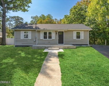 501 Azalea Drive - Photo Thumbnail 1
