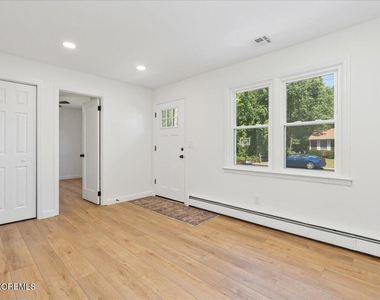 501 Azalea Drive - Photo Thumbnail 8