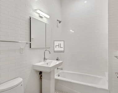Madison Avenue - Photo Thumbnail 6
