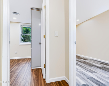 16 Creek Road - Photo Thumbnail 23