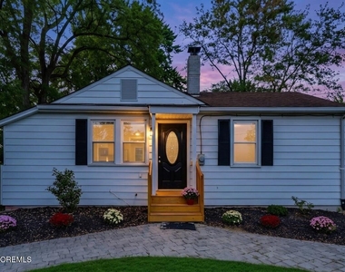 16 Creek Road - Photo Thumbnail 33