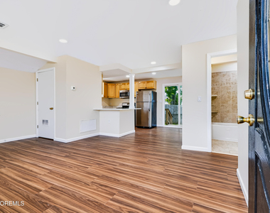 16 Creek Road - Photo Thumbnail 5