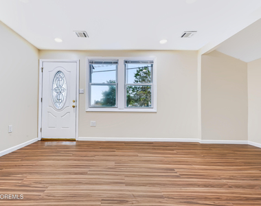 16 Creek Road - Photo Thumbnail 6