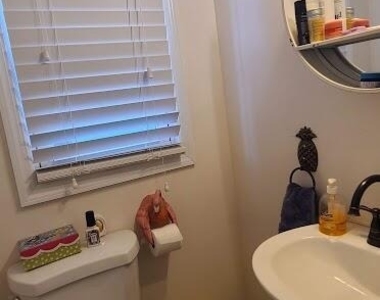 304 Bay Boulevard - Photo Thumbnail 9