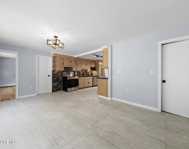 77 Pacific Avenue - Photo Thumbnail 9