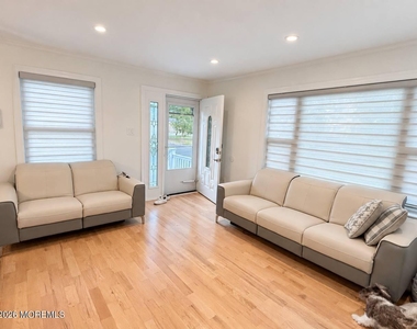 43 Frederick Avenue - Photo Thumbnail 2