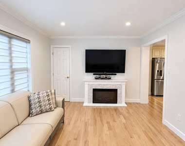 43 Frederick Avenue - Photo Thumbnail 3